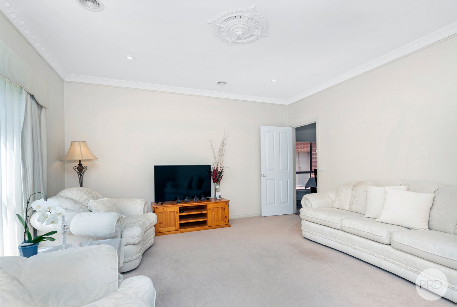 51 Stirling Dr  LAKE GARDENS 4