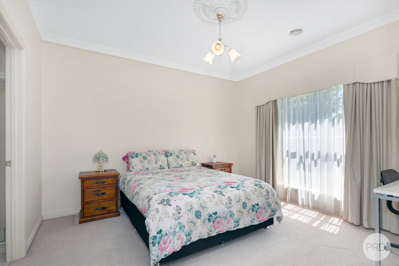 51 Stirling Dr  LAKE GARDENS 12