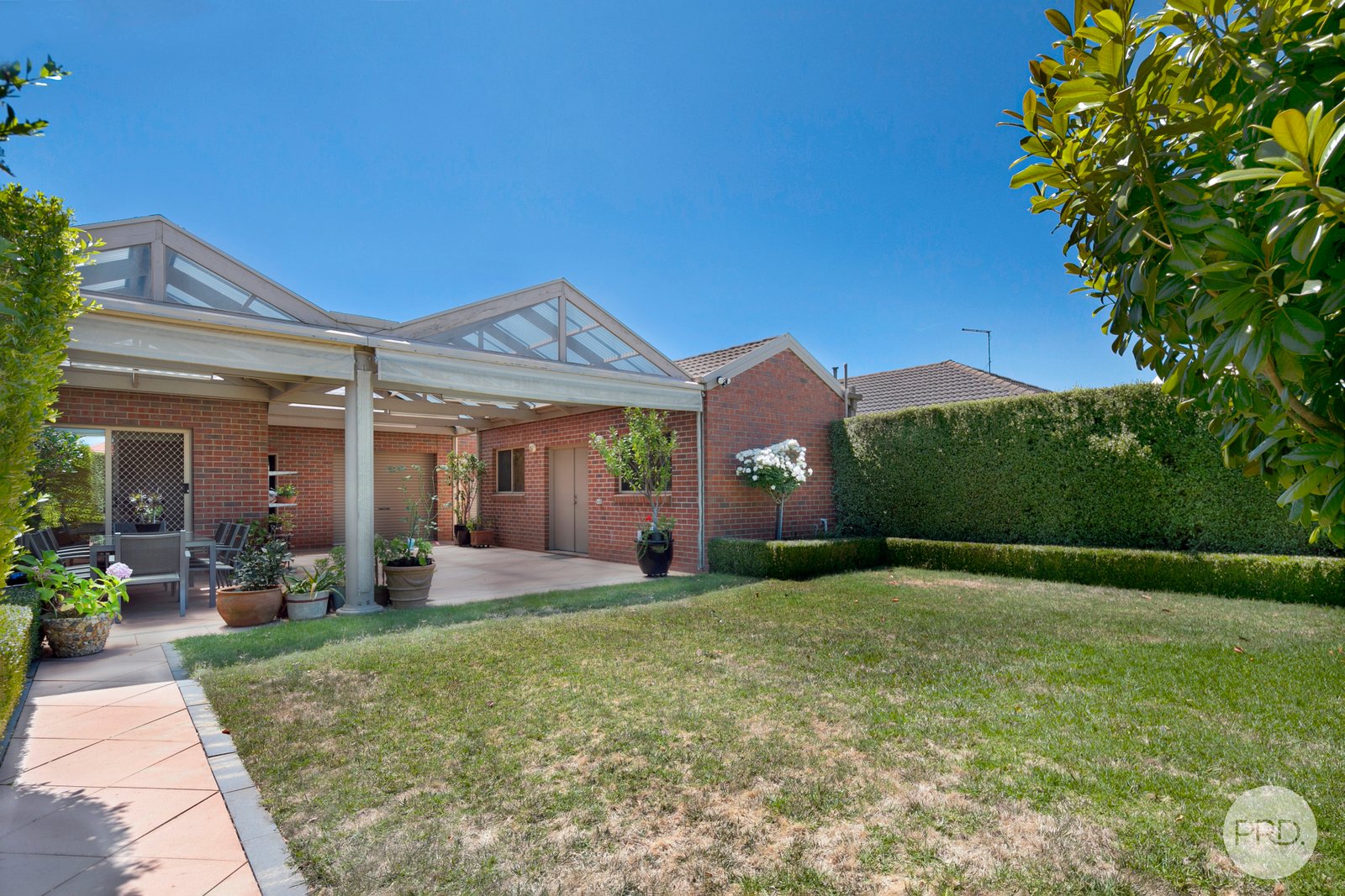 51 Stirling Dr  LAKE GARDENS 21