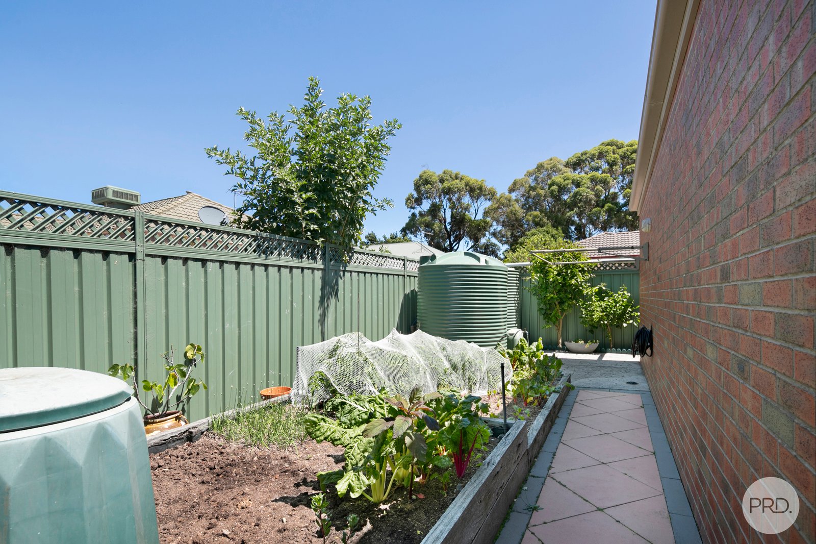 51 Stirling Dr  LAKE GARDENS 24