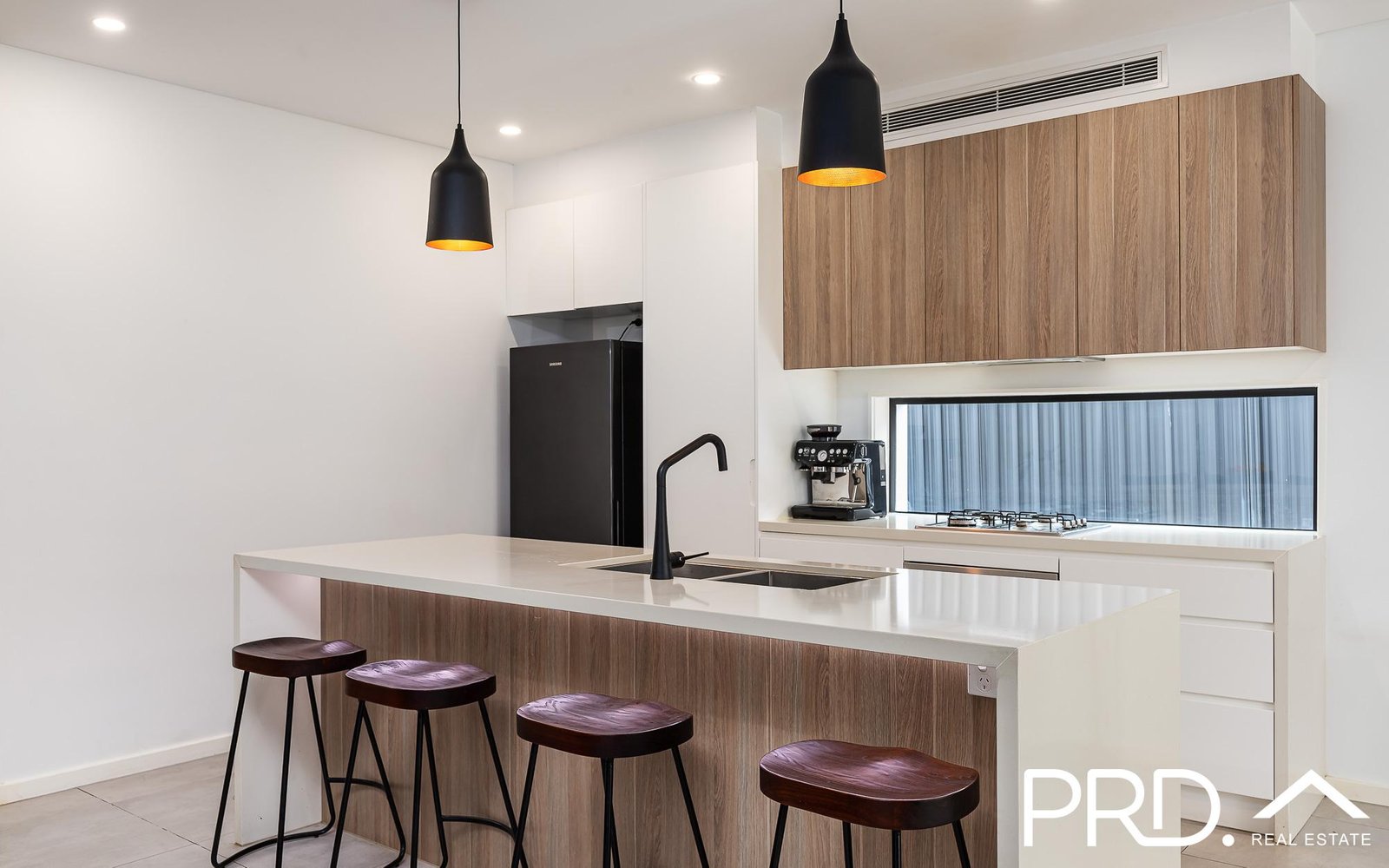 51 Wall Avenue PANANIA 4