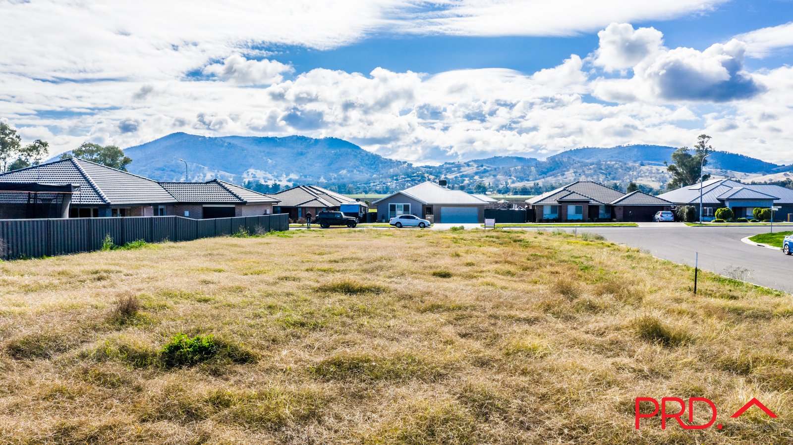 51 Warrah Drive TAMWORTH 5