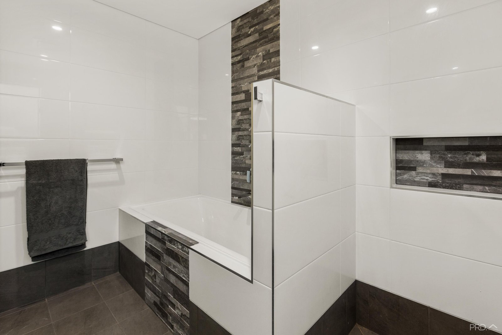 5/1 Whimbrel Street DJUGUN 15