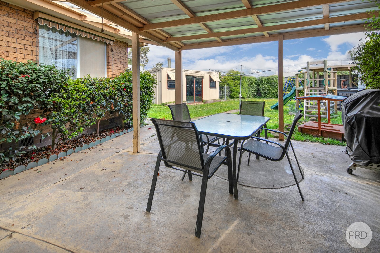 51 Whitelaw Avenue DELACOMBE 9