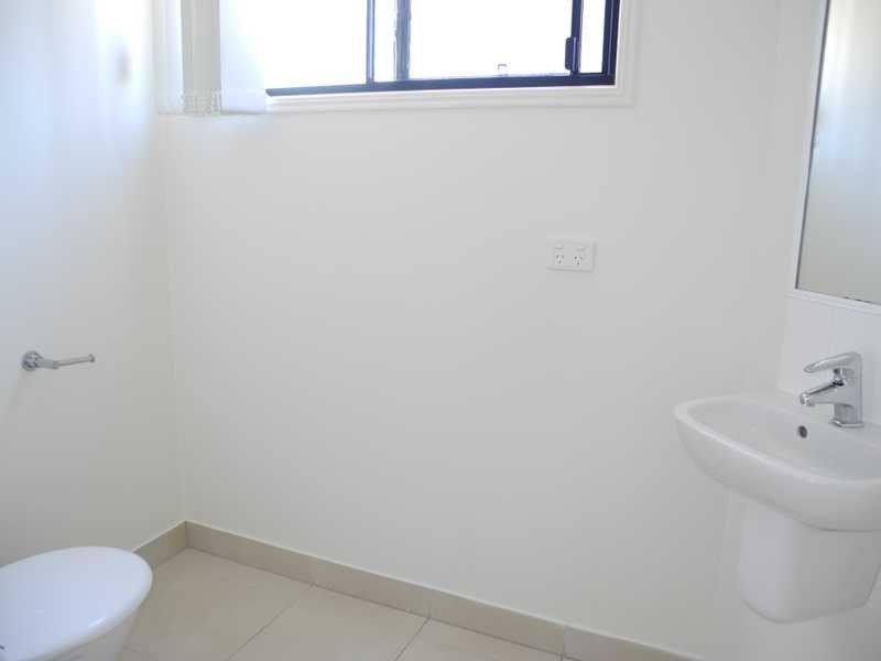 5/10 Arthur Street BOYNE ISLAND 7