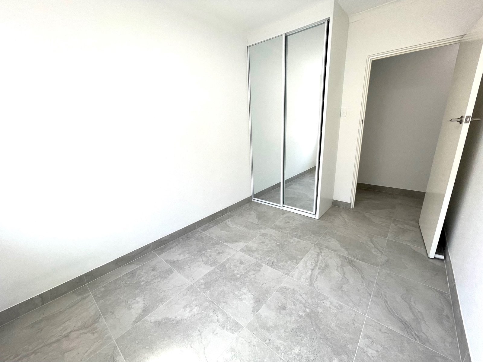 5/10 Colin Street LAKEMBA 4