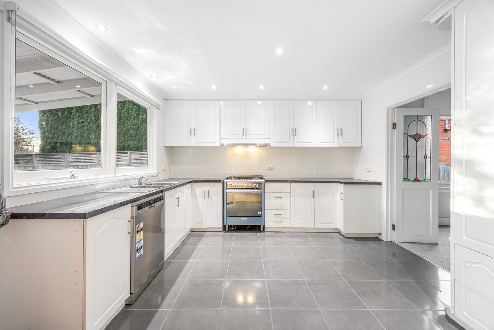 Gallery: 510 Drummond Street South
