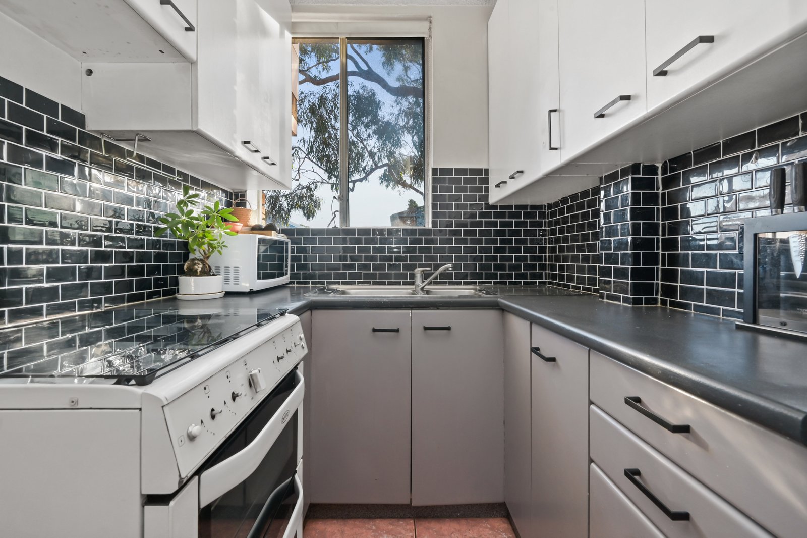 5/10 Grace Campbell Crescent HILLSDALE 5