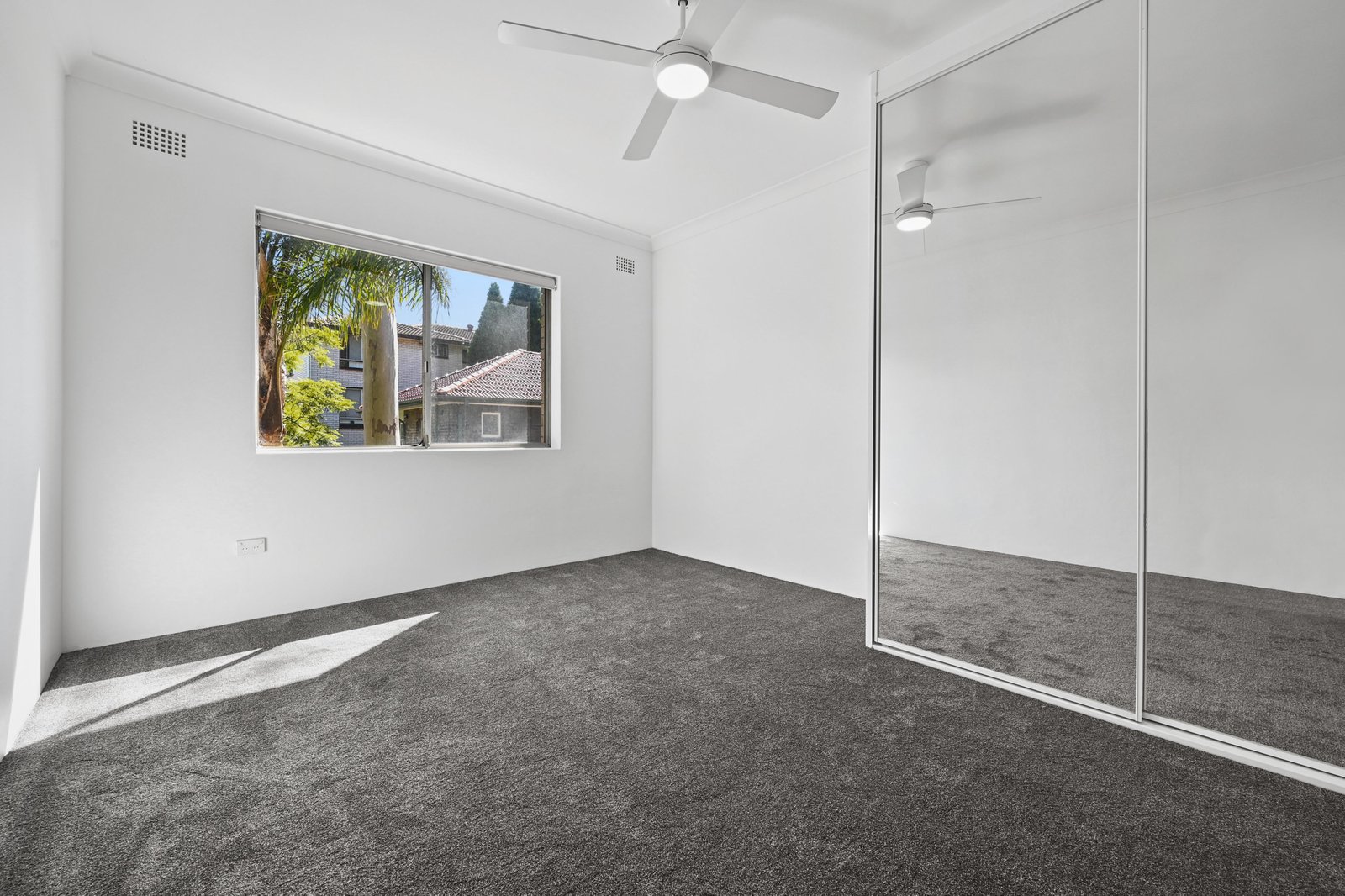 5/10 Kynaston Avenue RANDWICK 4