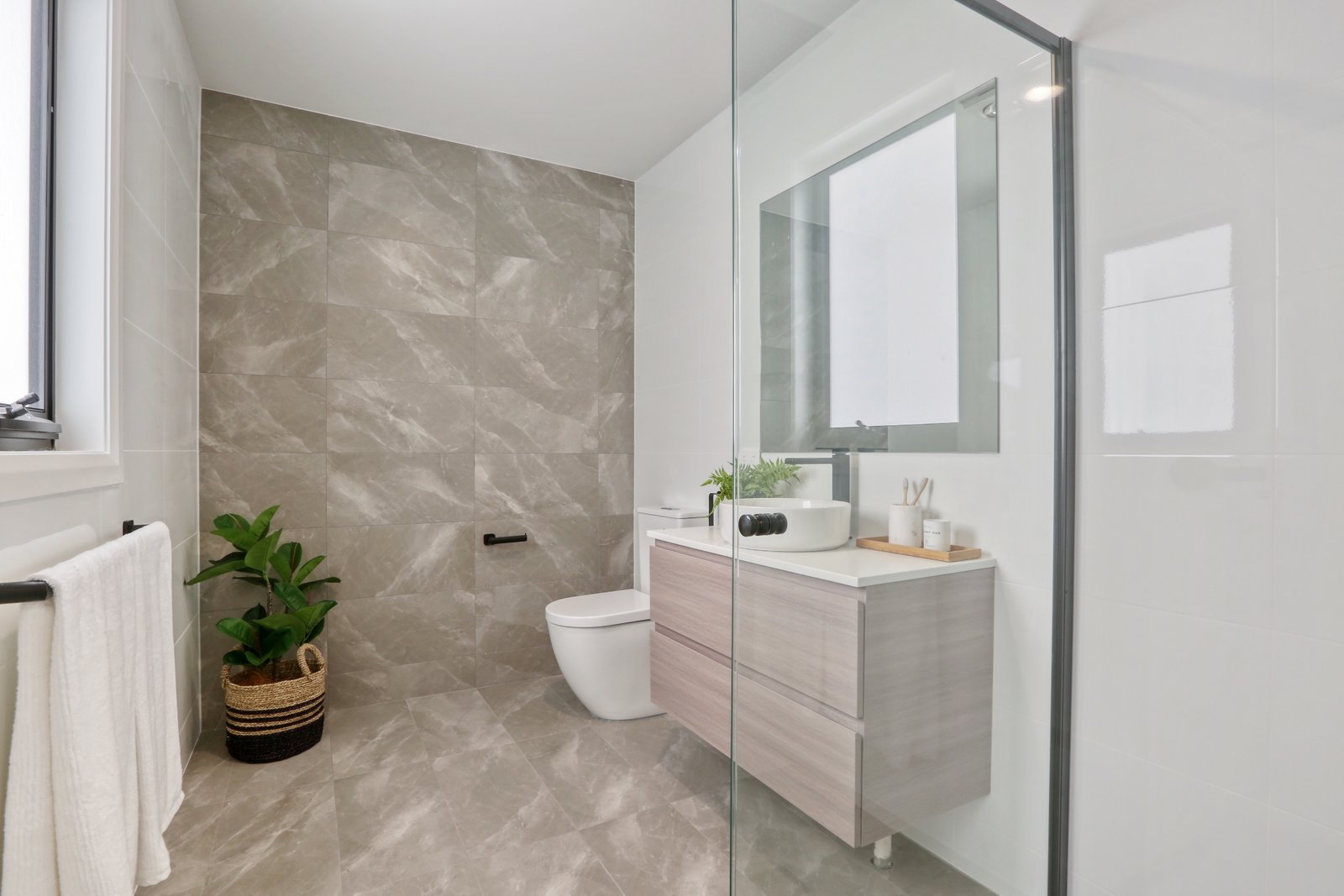 5/10 Taylor Rd  ALBION PARK 8