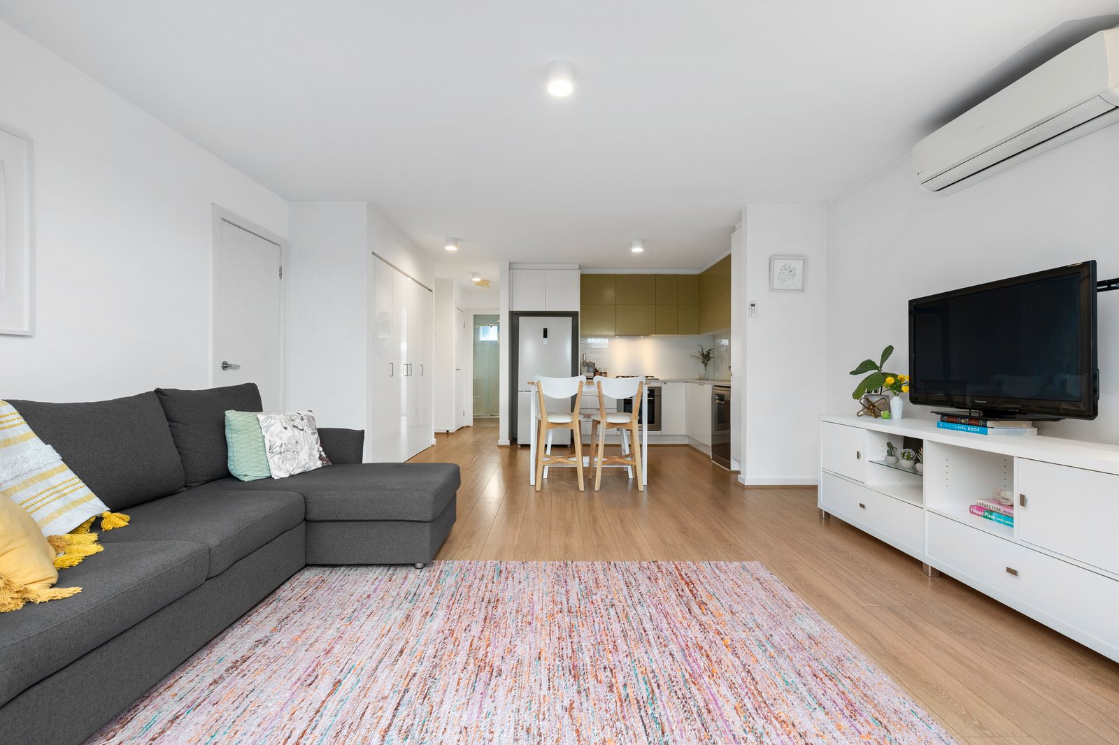 Gallery: 5/10 Warrigal Road