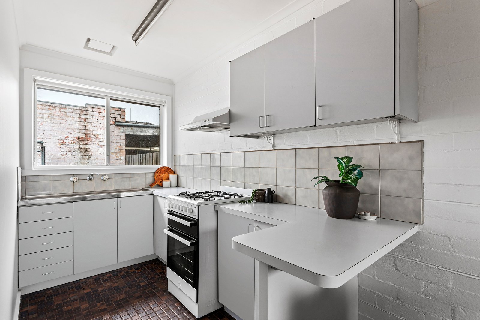 Real Estate and Property in 5/10 Wattle Grove, Mckinnon, VIC