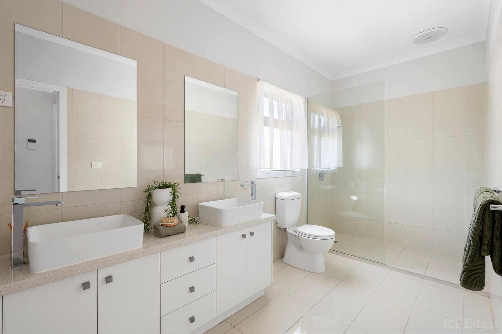 Real Estate and Property in 5/101 Raglan Street, Preston, VIC