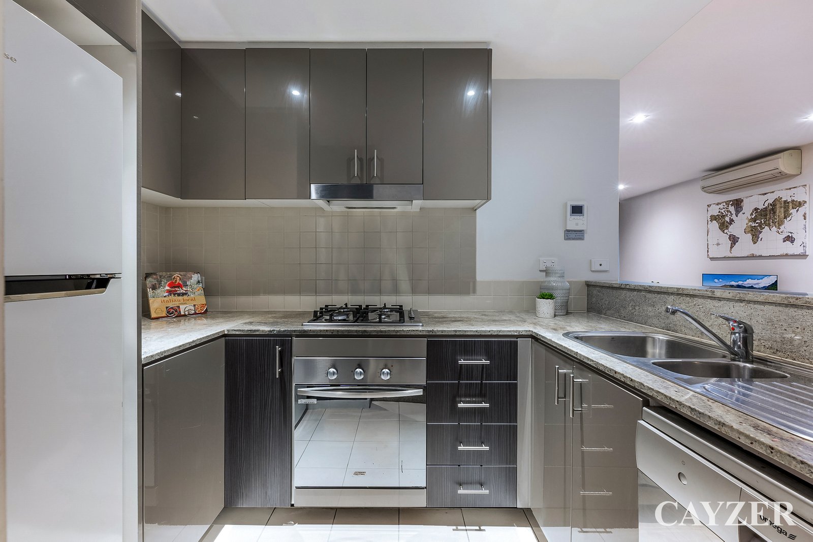 Gallery: 510/52 Nott Street