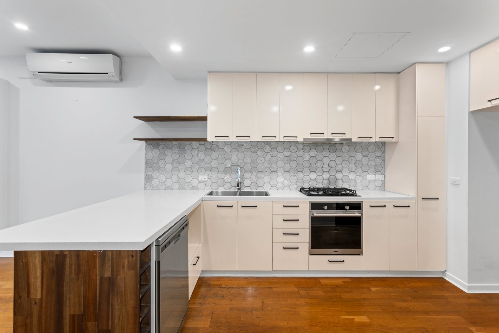 Gallery: 510/54 Nott Street