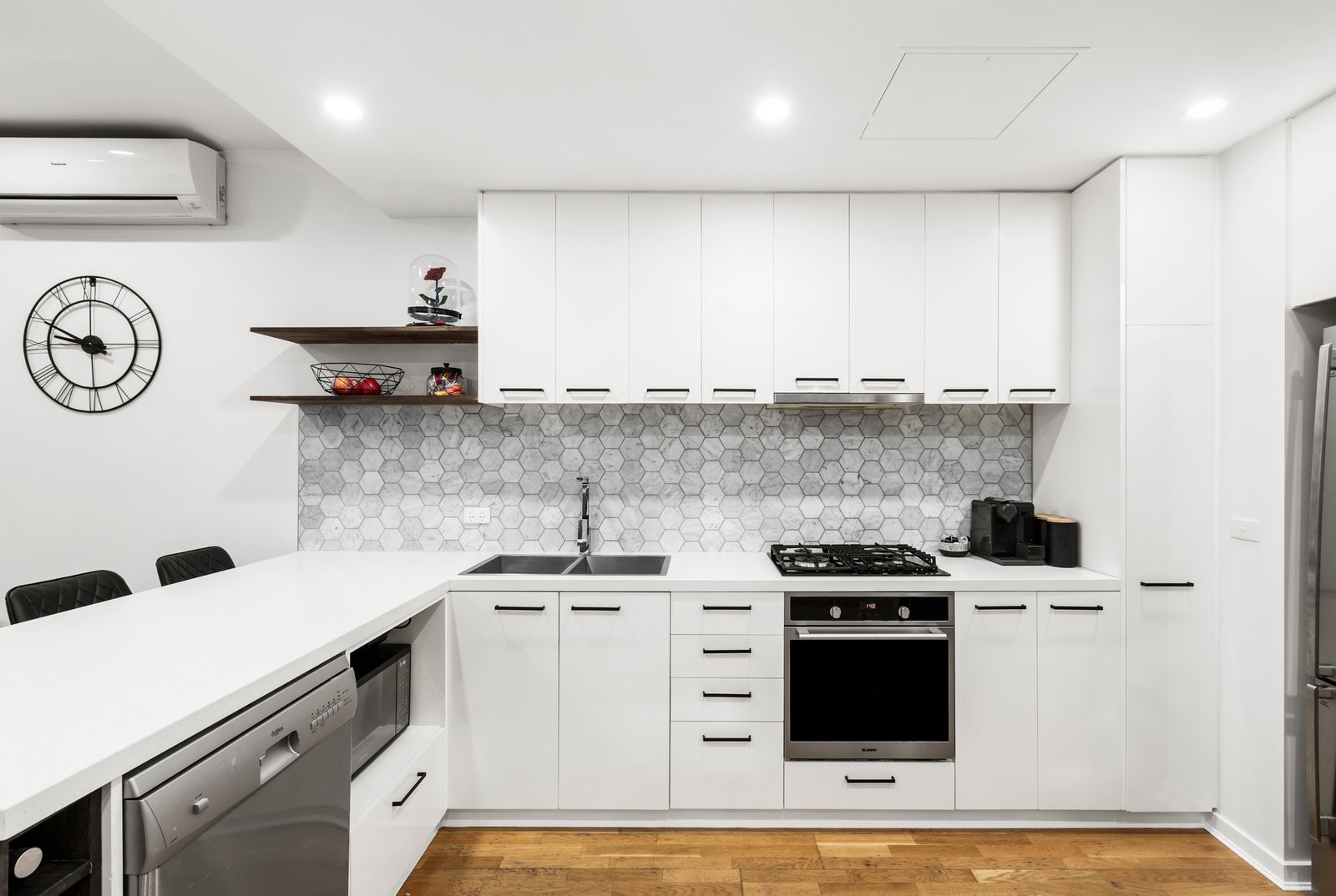 Gallery: 510/54 Nott Street