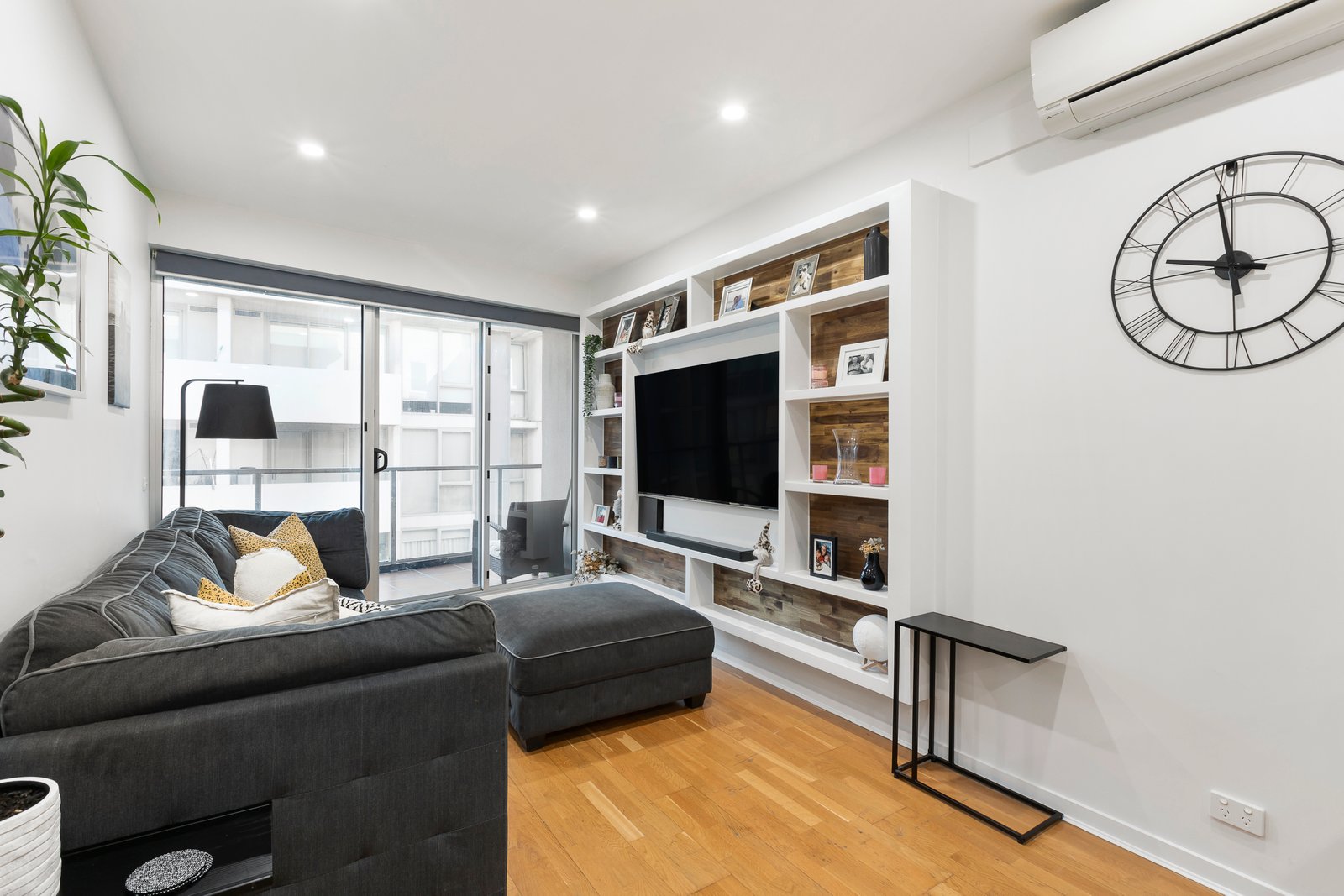 Gallery: 510/54 Nott Street