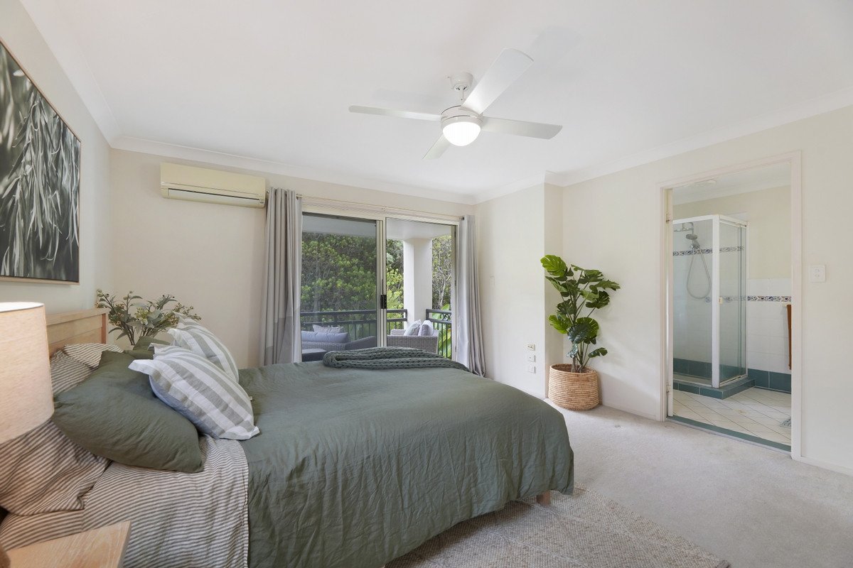 5/11-17 Beachcomber Court Burleigh Waters 10