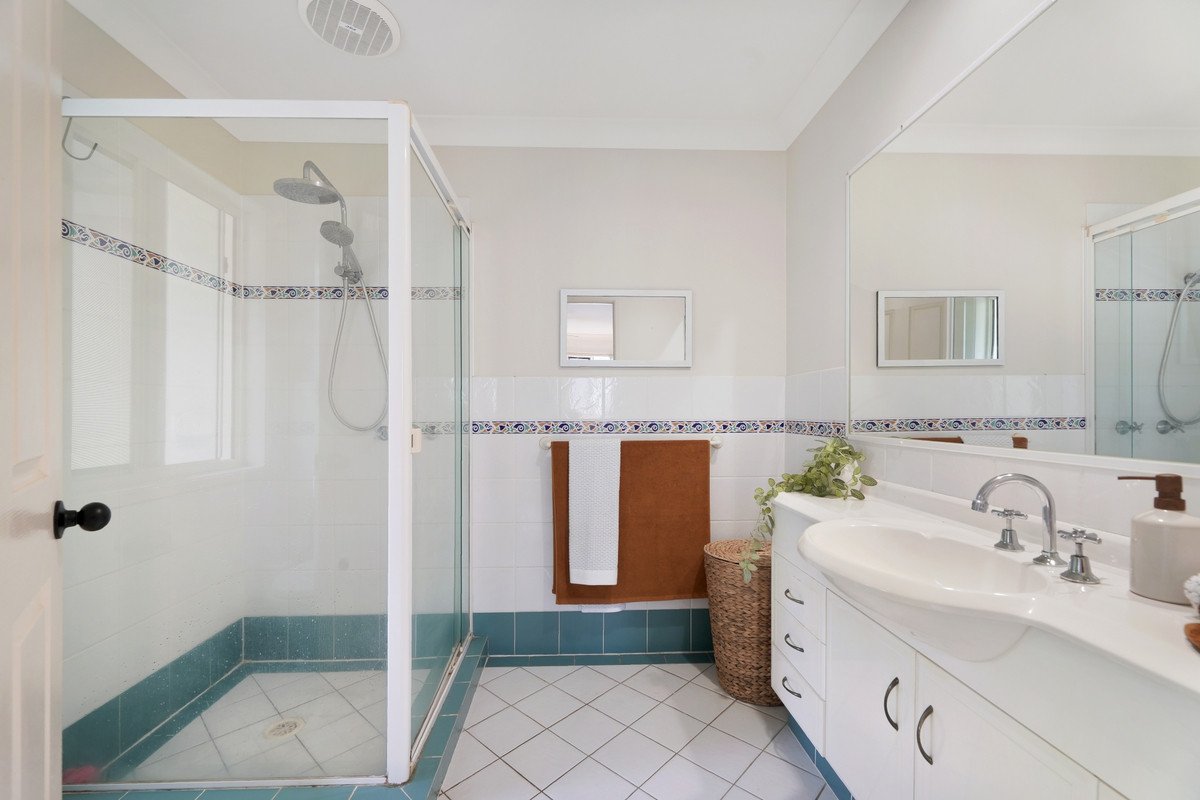 5/11-17 Beachcomber Court Burleigh Waters 11