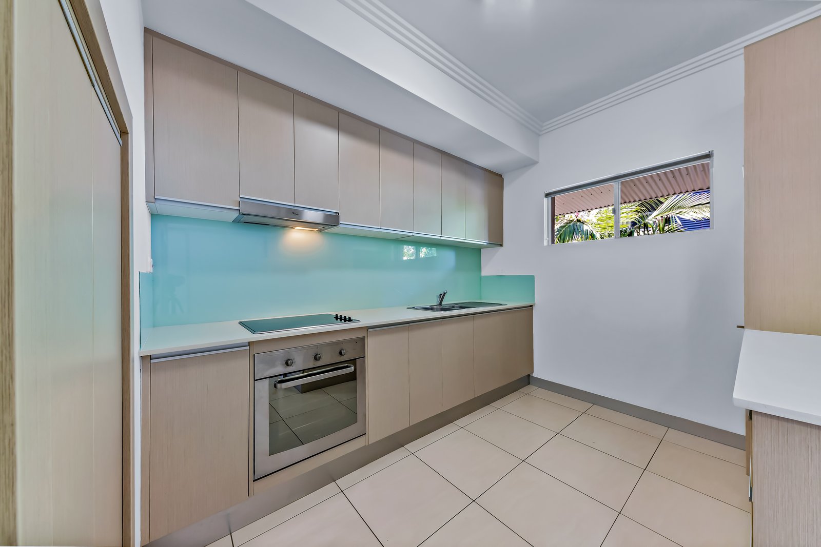 5/11 Eshelby Drive CANNONVALE 2