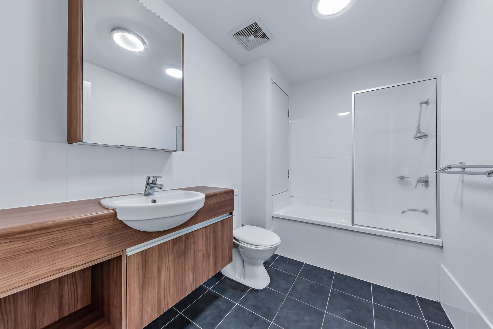 5/11 Eshelby Drive CANNONVALE 4