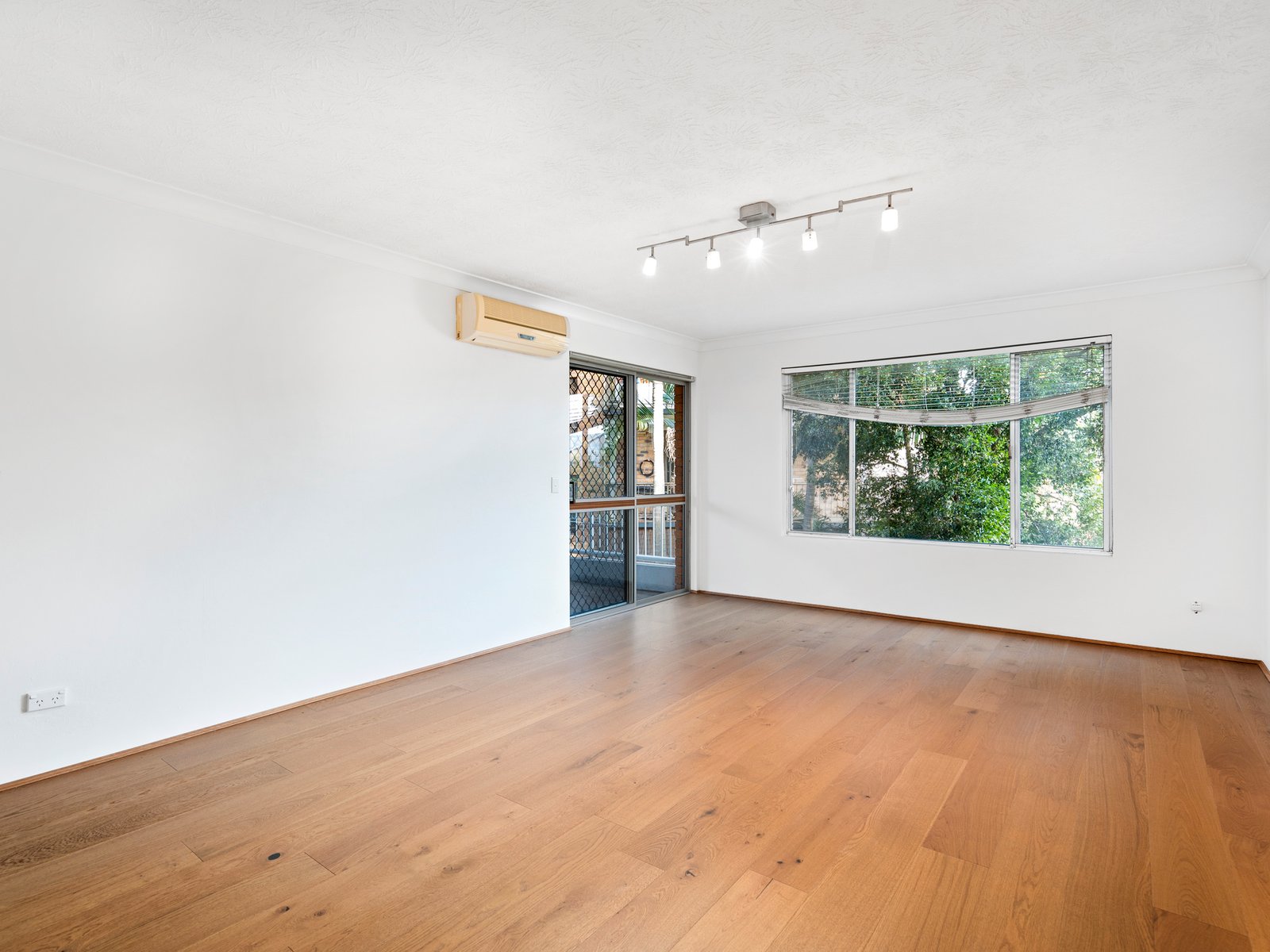 5/11 Nalla Court PALM BEACH 2