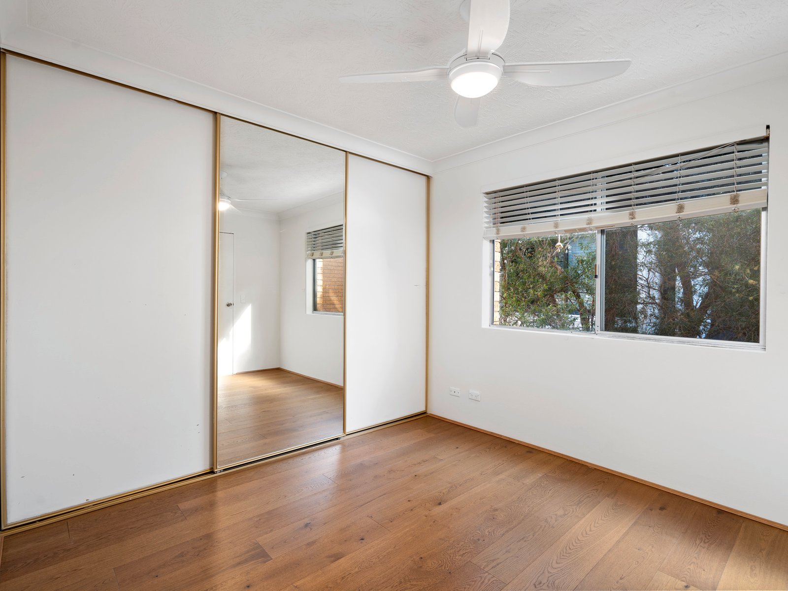 5/11 Nalla Court PALM BEACH 4