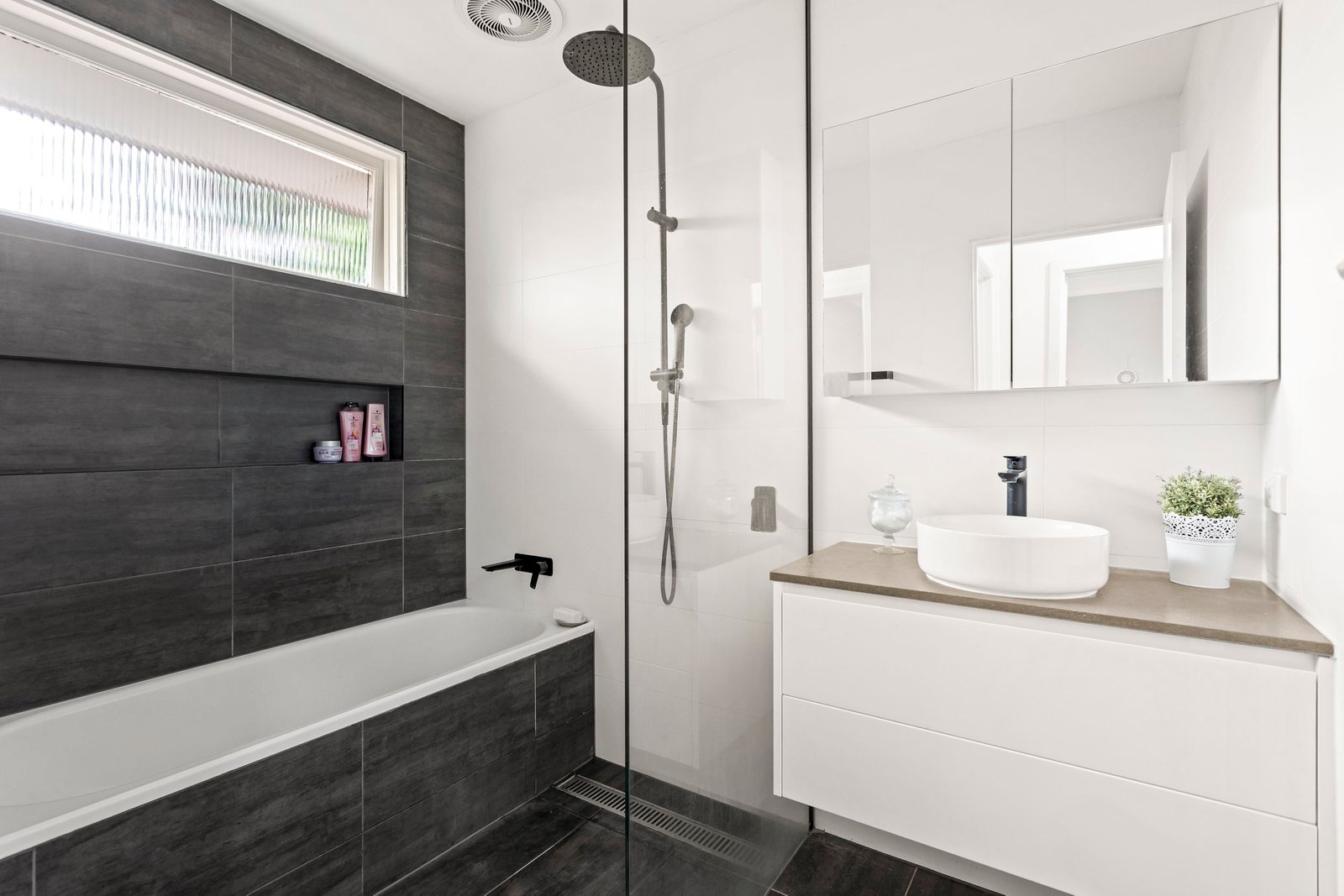 Real Estate and Property in 5/11 Oswald Street, Elsternwick, VIC