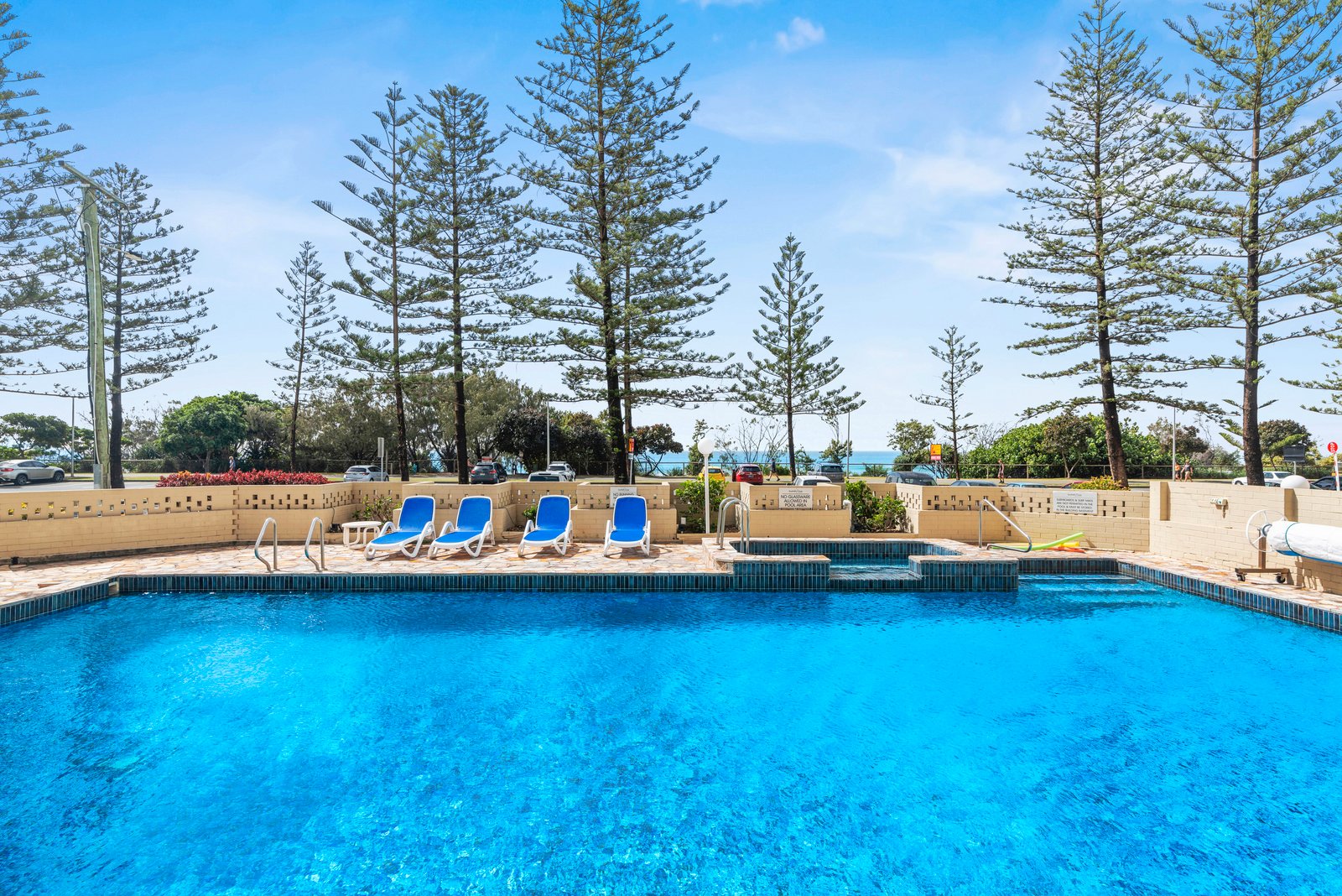 51/114 The Esplanade BURLEIGH HEADS 10