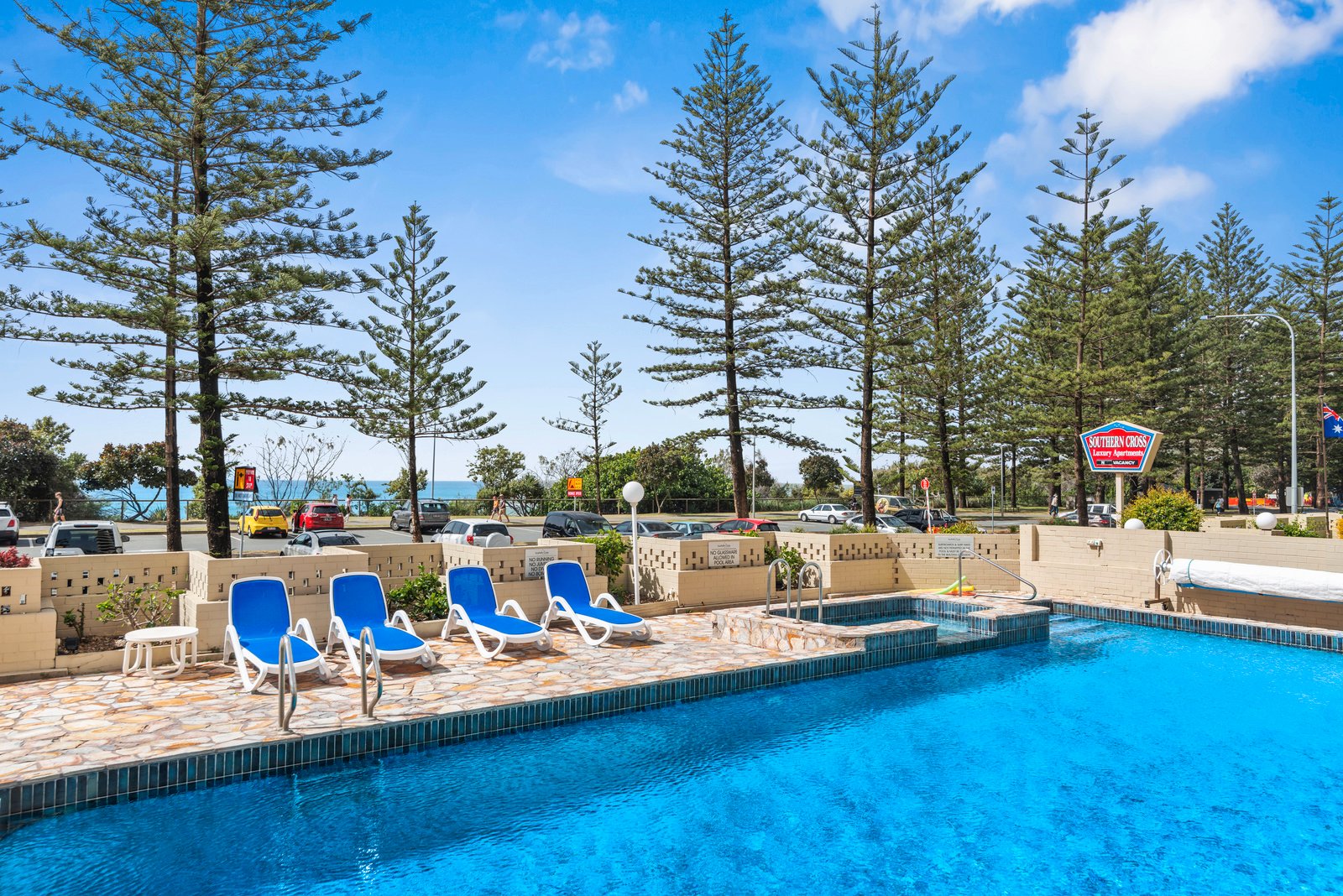 51/114 The Esplanade BURLEIGH HEADS 11