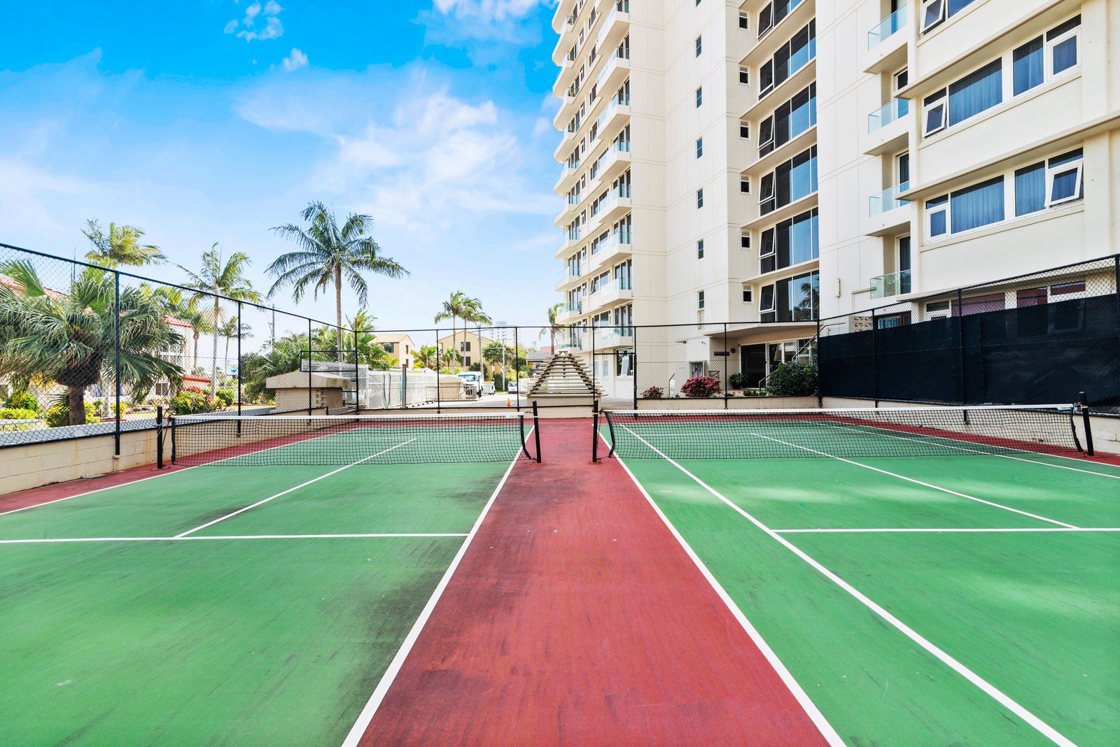 51/114 The Esplanade BURLEIGH HEADS 13