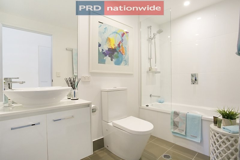 511/19 Imperial Parade LABRADOR 9