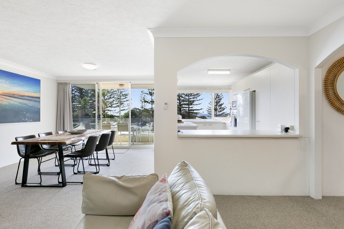 5/114 The Esplanade BURLEIGH HEADS 7