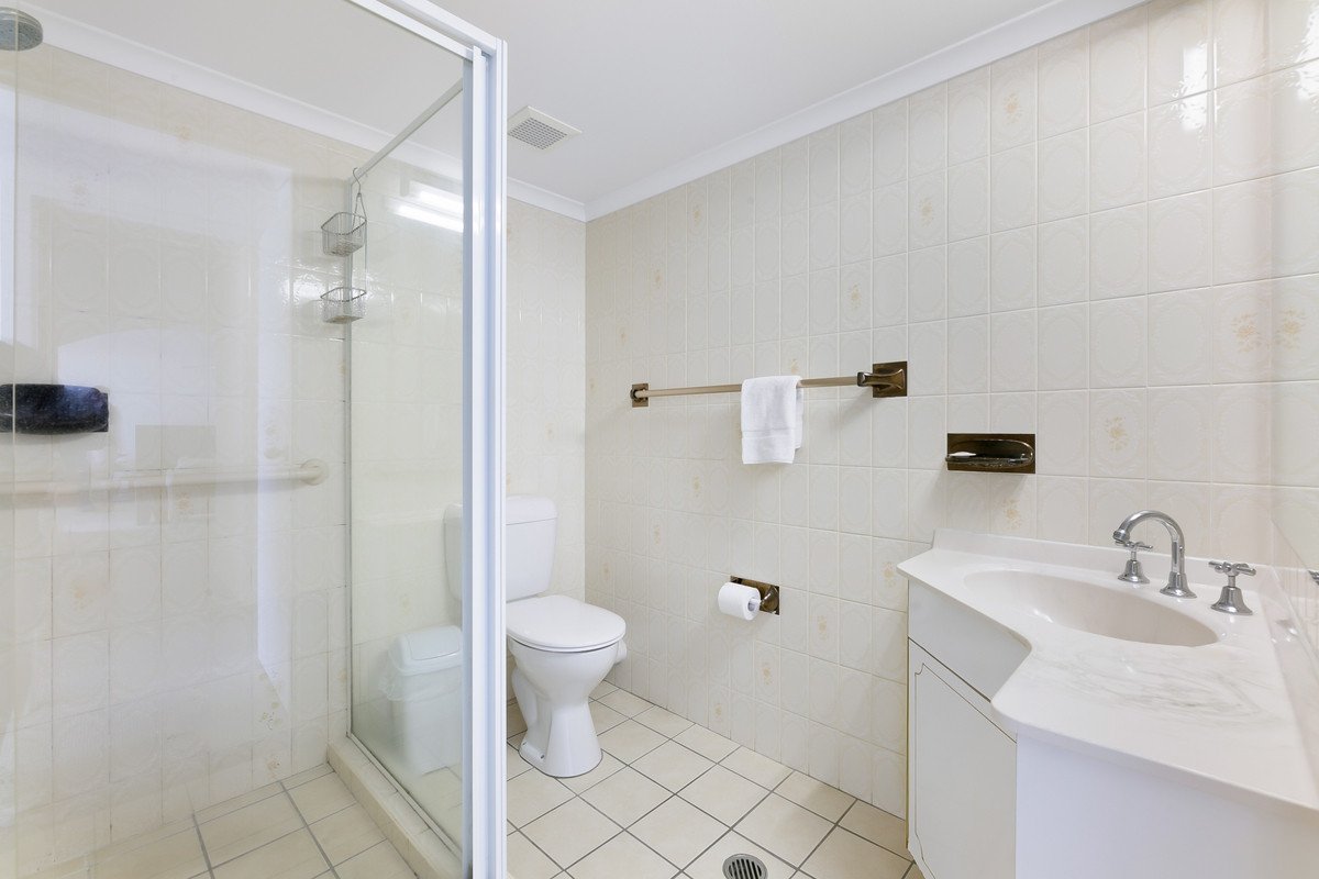 5/114 The Esplanade BURLEIGH HEADS 16