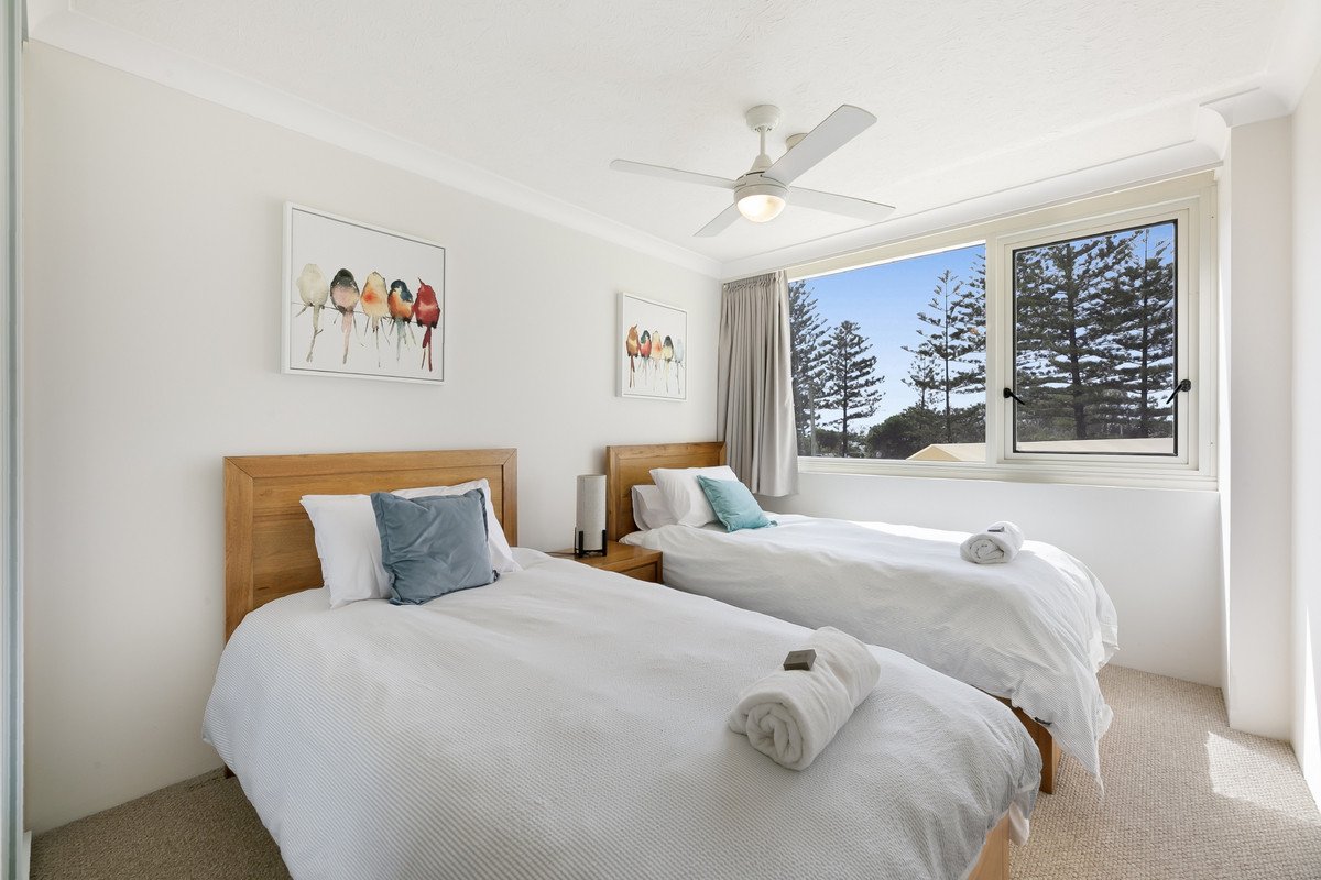 5/114 The Esplanade BURLEIGH HEADS 13