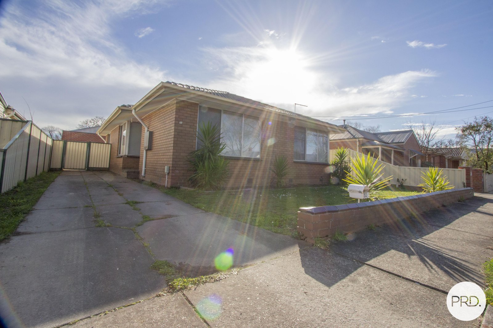 512 Ascot Street South REDAN 1