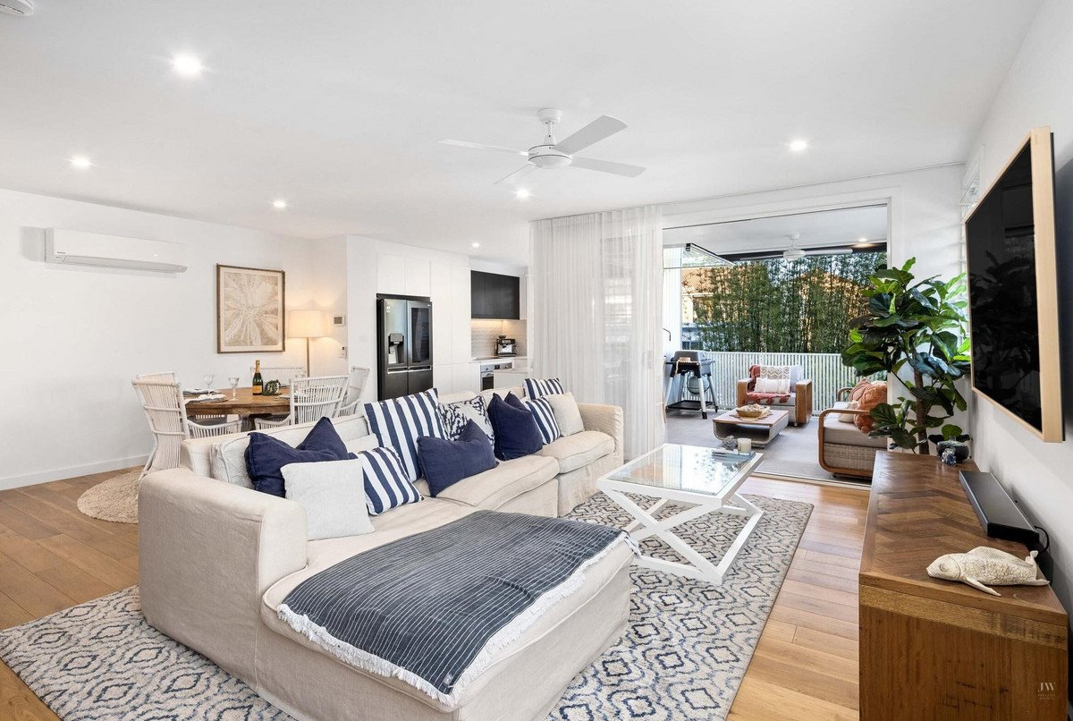 5/12 Twenty Fourth Avenue Palm Beach 7