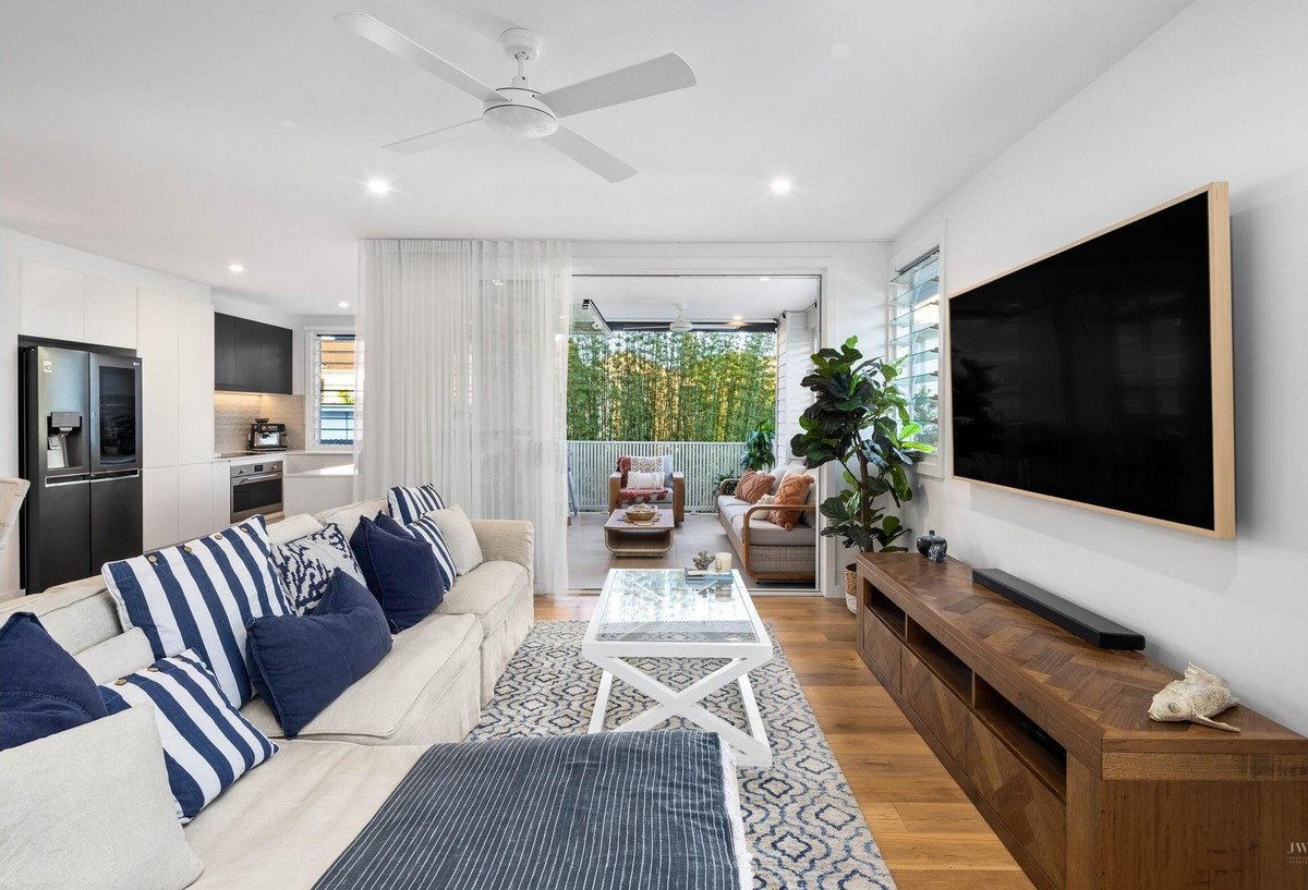 5/12 Twenty Fourth Avenue Palm Beach 8