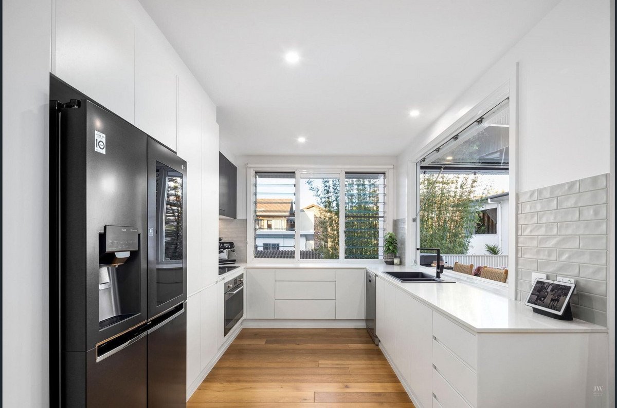 5/12 Twenty Fourth Avenue Palm Beach 10