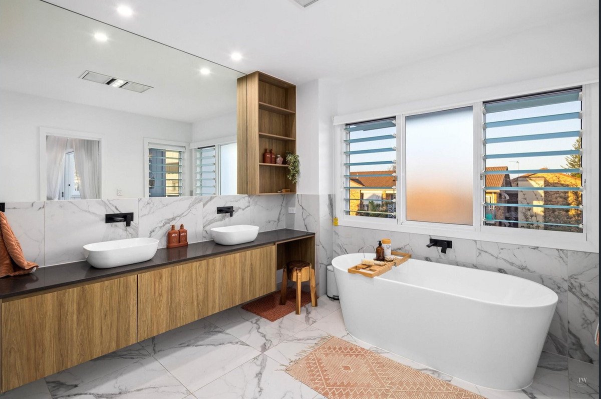 5/12 Twenty Fourth Avenue Palm Beach 15