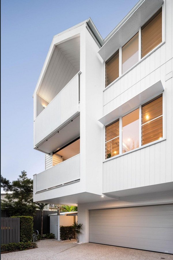 5/12 Twenty Fourth Avenue Palm Beach 17