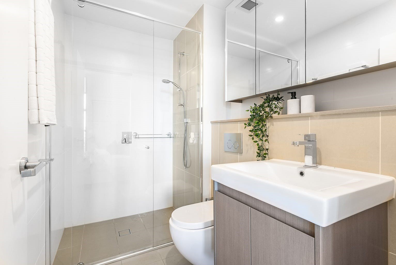 512/21 Treacy Street HURSTVILLE 5