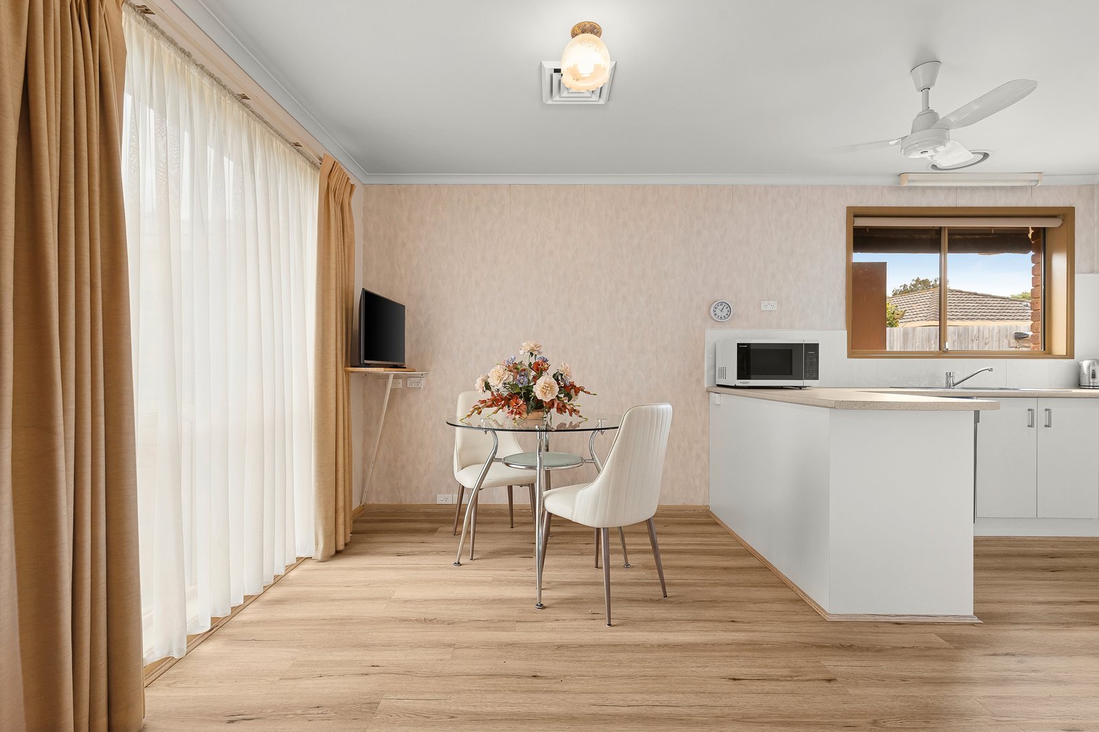 Gallery: 5/127 Kinross Avenue