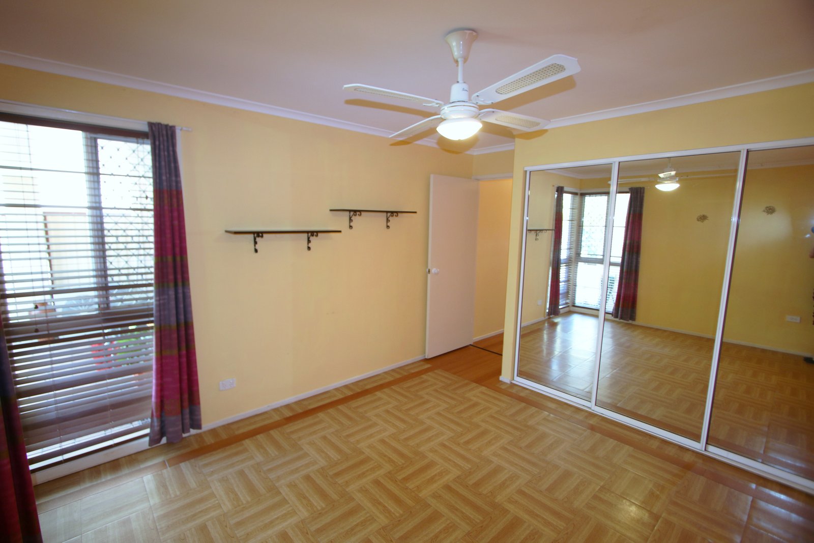 5/128 Benowa Road SOUTHPORT 8
