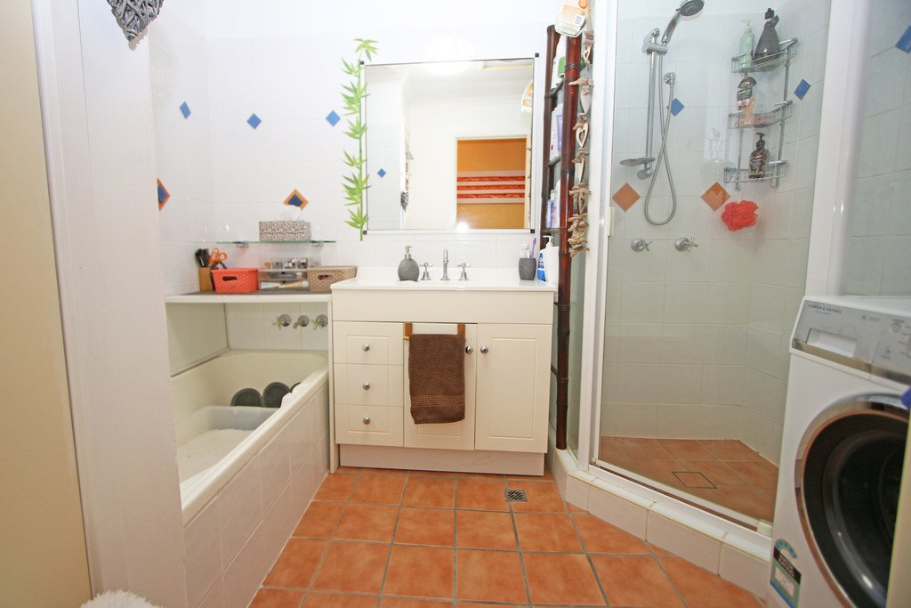 5/128 Benowa Road SOUTHPORT 8