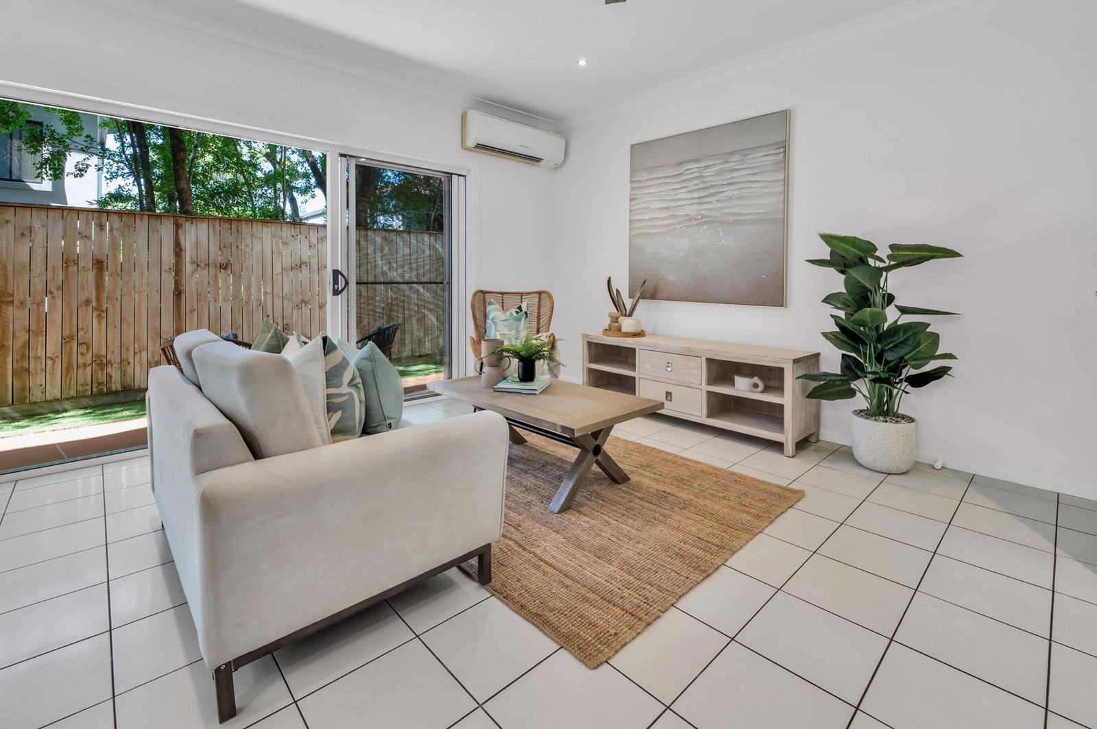 5/129 Pohlman Street SOUTHPORT 8