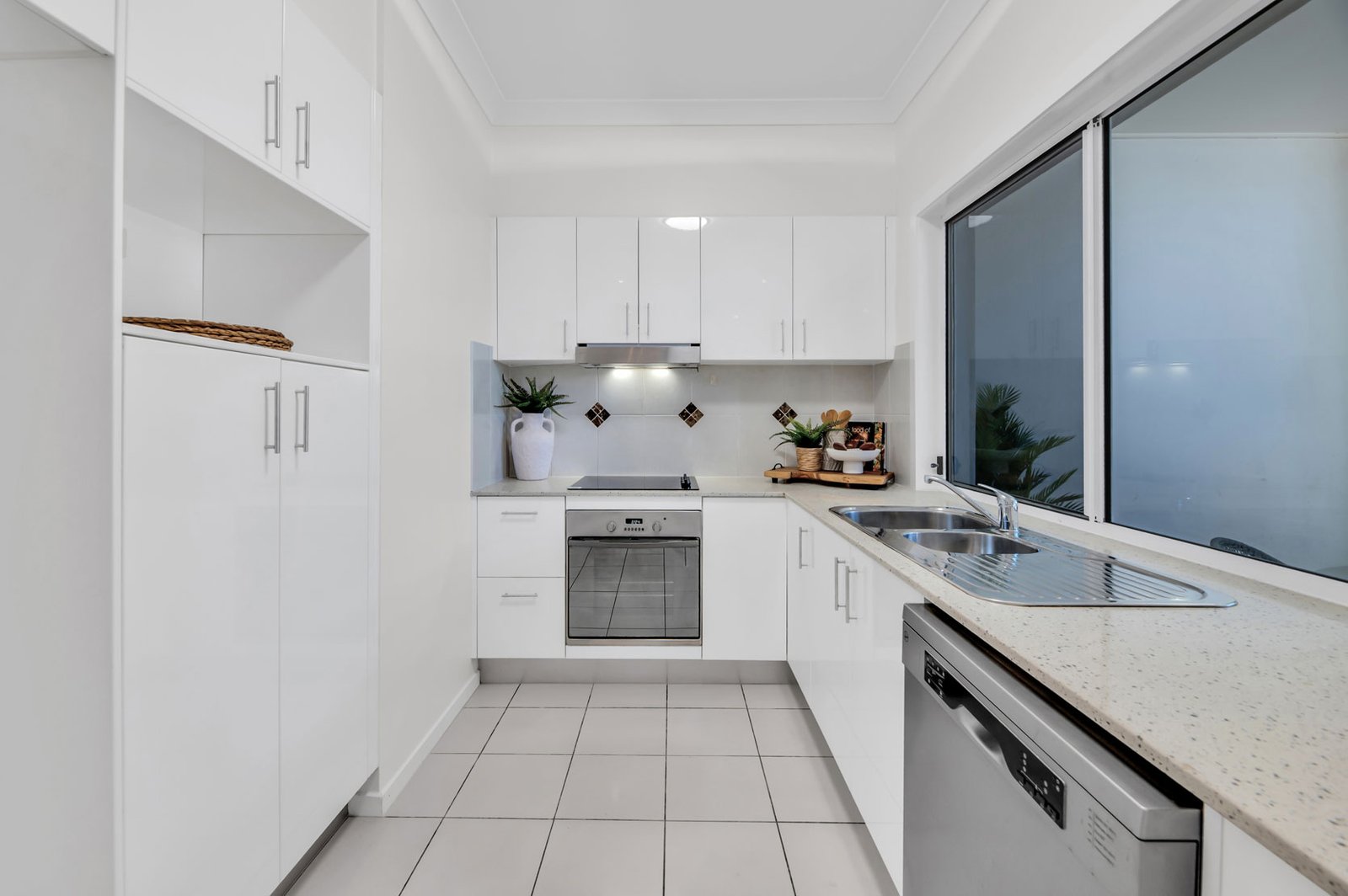 5/129 Pohlman Street SOUTHPORT 9