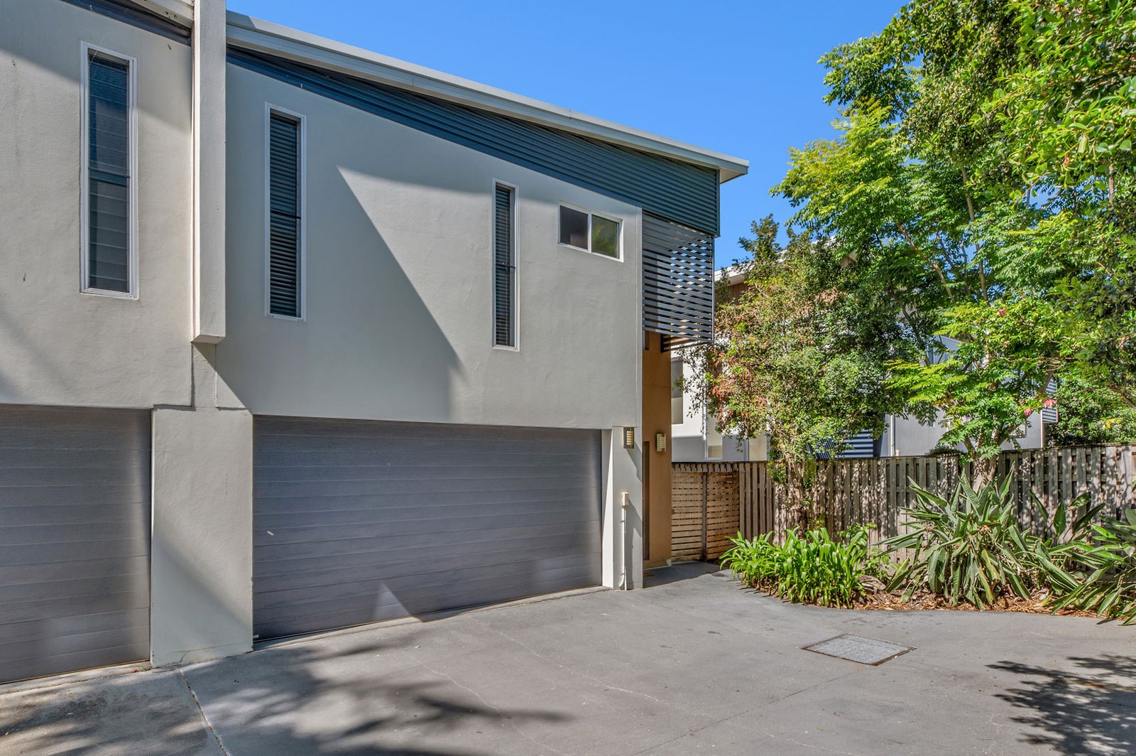 5/129 Pohlman Street SOUTHPORT 23