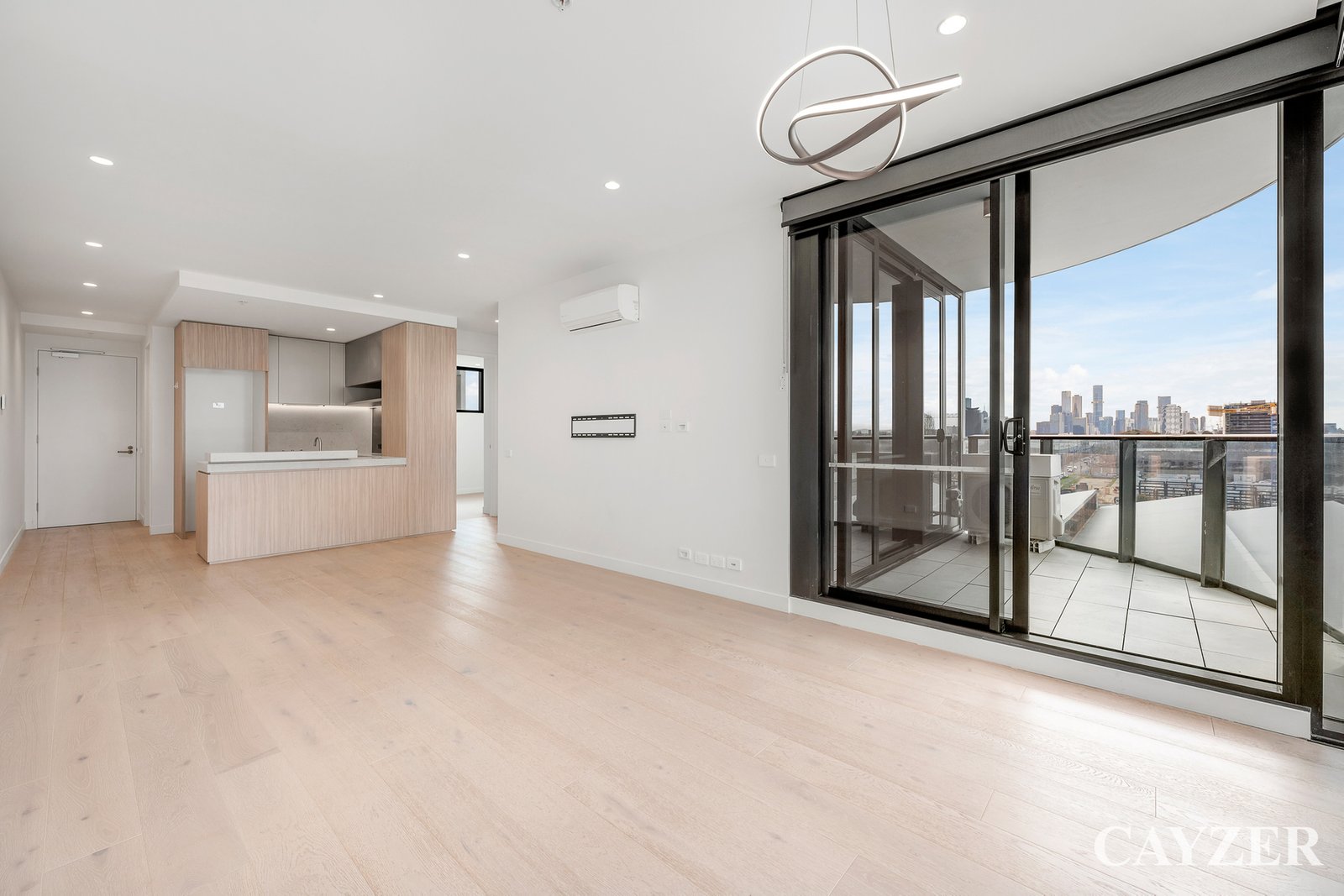 Gallery: 512B/320 Plummer Street