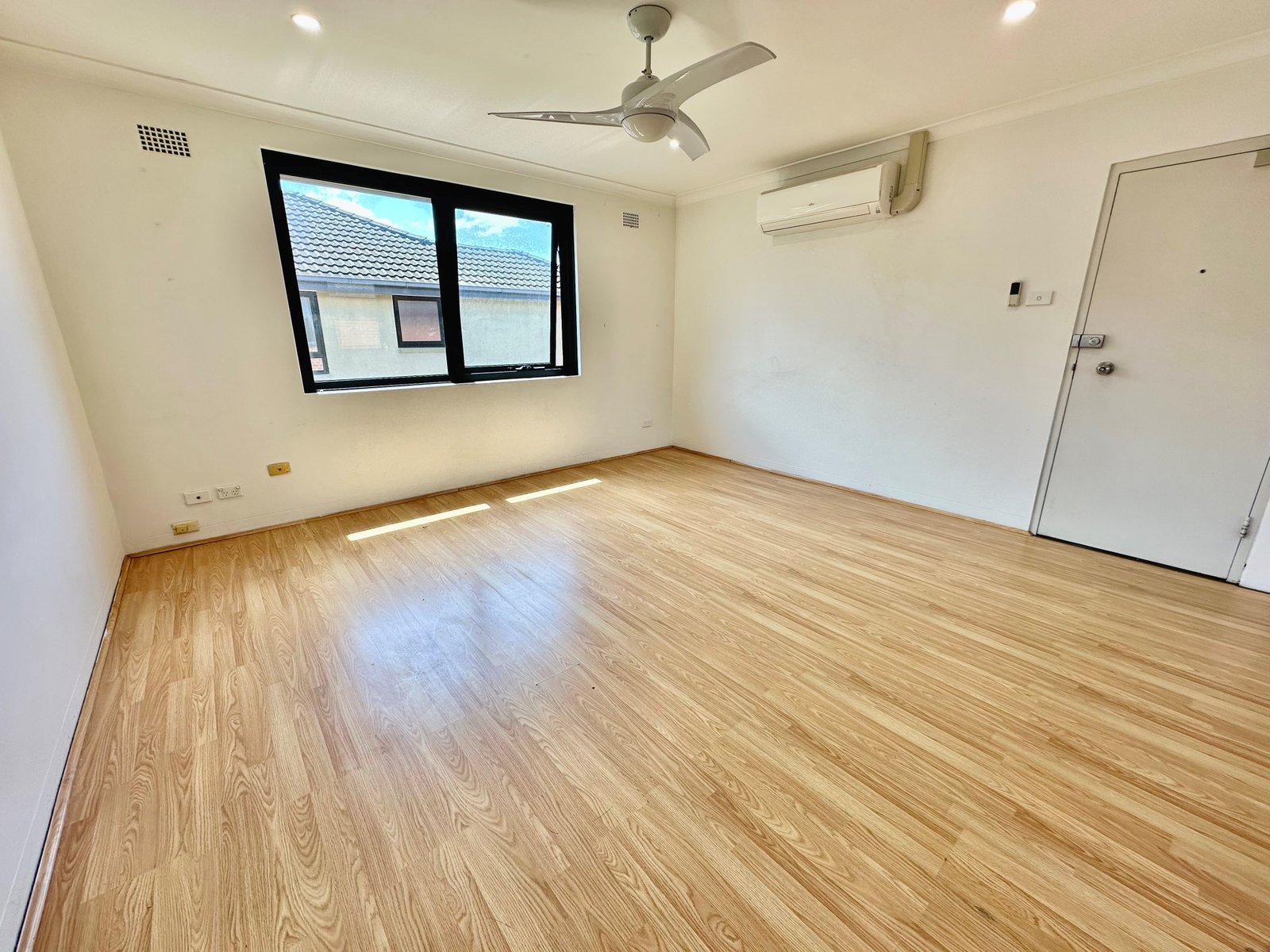 5/13 Brittain Crescent HILLSDALE 1